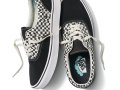 FA19_ClassicsPlus_VN0A3WM9V9Y_UAComfyCushEra_Tear_Check_black_true_white