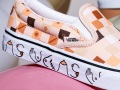 HO19_VN0A4BV3TB3_ClassicSlip-On_BreastCancer-NudeCheck-TrueWhite_1052