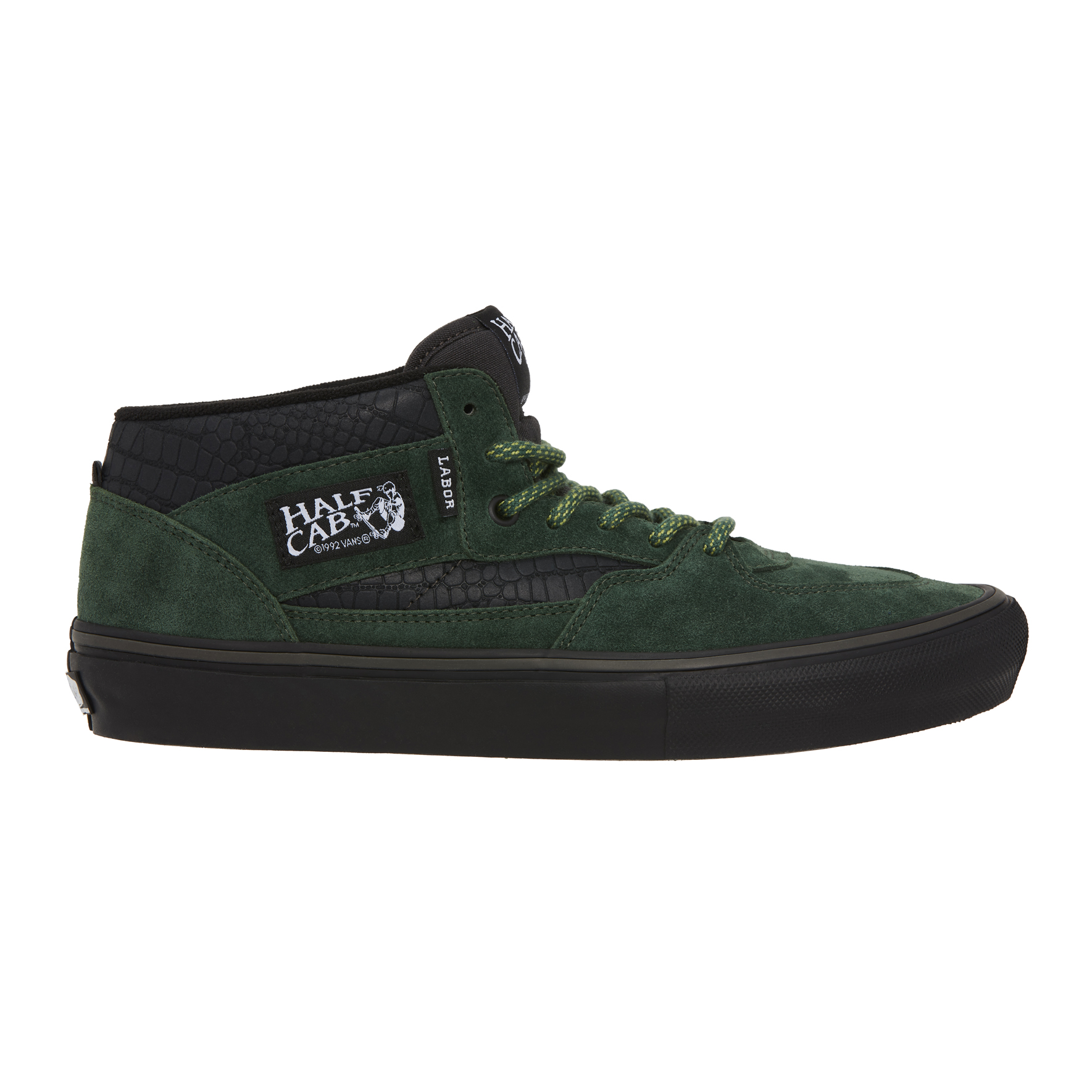 FA22_Skate_HalfCab_Labor_Green_Outside_9586