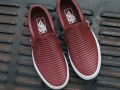 FA17_Classics_NJOT_VN0A38F70GI_ClassicSlip-On_MotoLeather-MadderBrown-BlancDeBlanc_Elevated