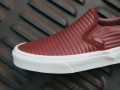 FA17_Classics_NJOT_VN0A38F70GI_ClassicSlip-On_MotoLeather-MadderBrown-BlancDeBlanc_Macro