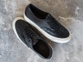 SP17_Classics_VN0A38F3L3A_AuthenticWeaveDX-Leather-Black_Elevated
