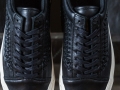 SP17_Classics_VN0A38G9L3A_OldSkoolWeaveDX-Leather-Black_Macro