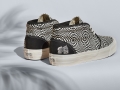 SP18_Vault_Taka_Hayashi_Elevated_VN0A3MVNR4M_THCHUKKA75LX_OPTICALCHECKERBOARDMARSHMALLOW_Macro
