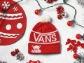 HO16_MAP_HolidayPomBeanie_RacingRed_Elevated