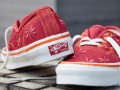 https-_hypebeast.com_image_2021_02_vault-by-vans-authentic-chukka-og-pack-floral-release-date-3