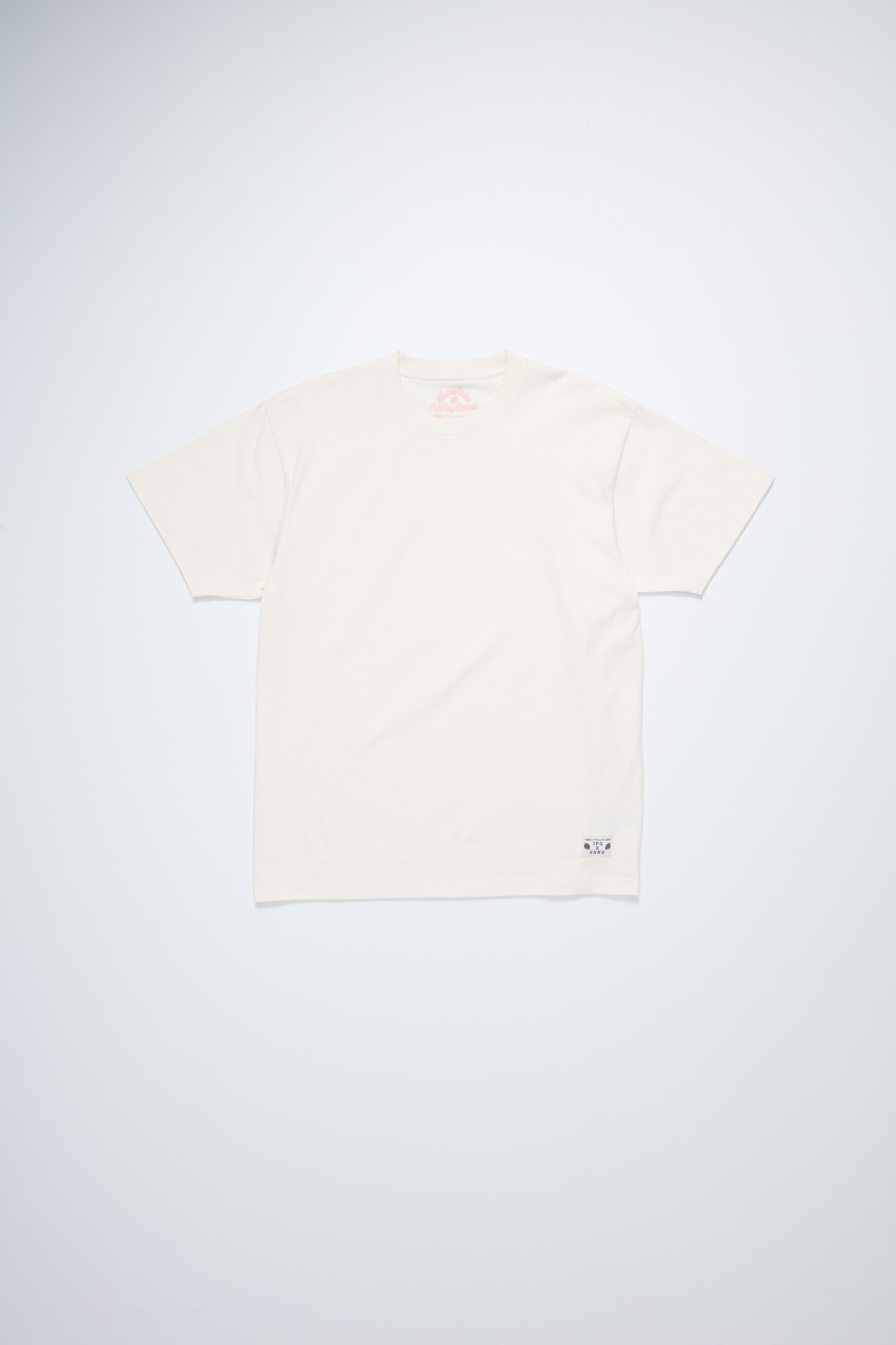 SP23_Vault_JFG_VN0A7SQ43KS_SHRT_ANTQWHT_FLAT_FRT_108-1