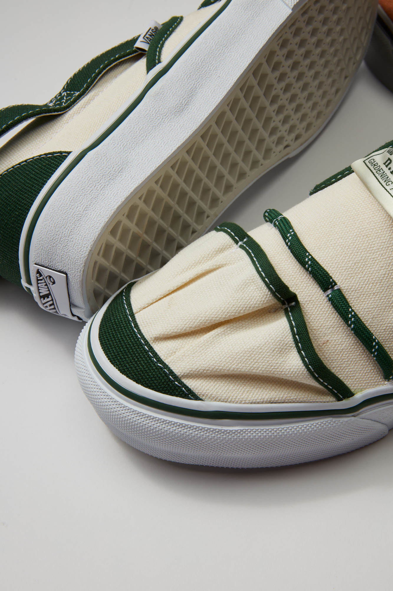 SP23_Nicole_McLaughlin_SlipOn_VP_VR3_LX_White_Green_DETAIL1