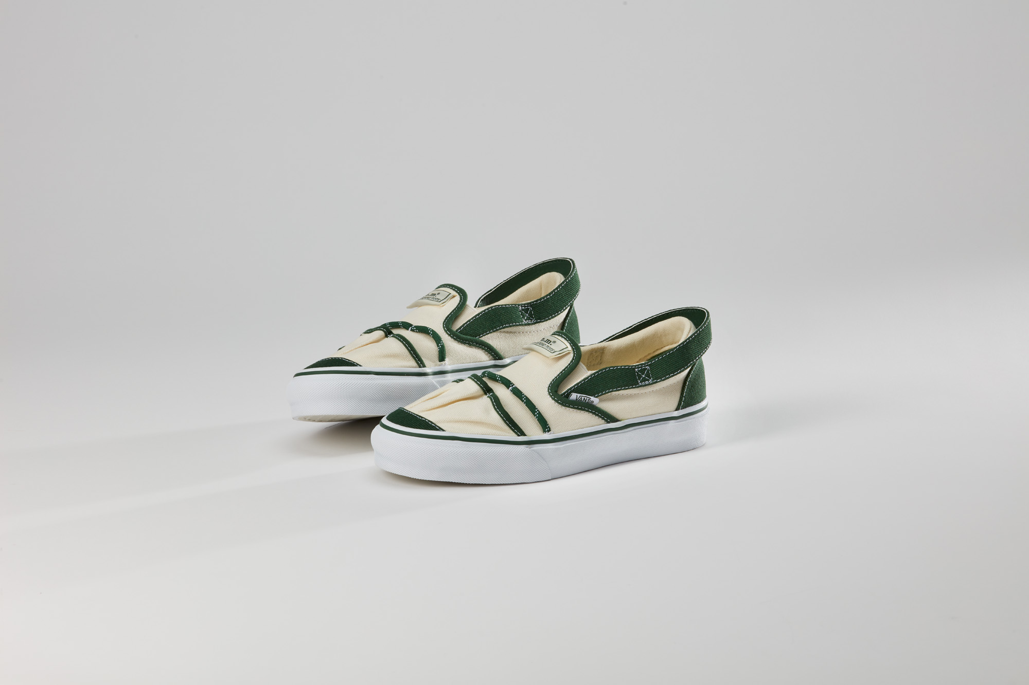 SP23_Nicole_McLaughlin_SlipOn_VP_VR3_LX_White_Green_Pair