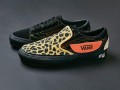https-_hypebeast.com_image_2020_11_vans-taka-hayashi-diy-sk8-hi-slip-on-old-skool-release-009